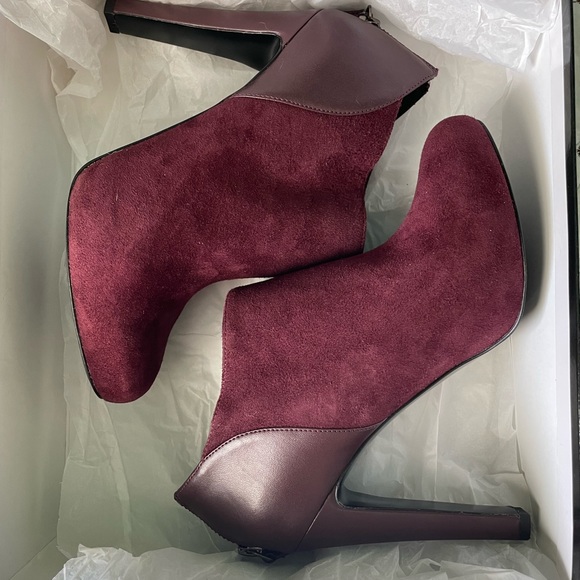 NINE WEST 'Brienne' High Heel Wine Suede Booties, Shooties 7.5M like-new in box - Picture 3 of 8
